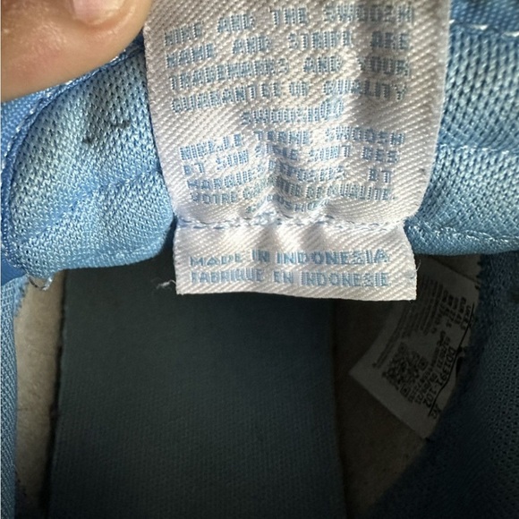 Nike Dunk Low UNC - Picture 7 of 7